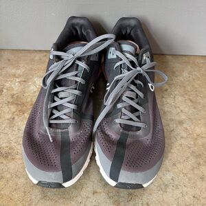 On Cloud Cloudflow Running Shoes Size 10.5